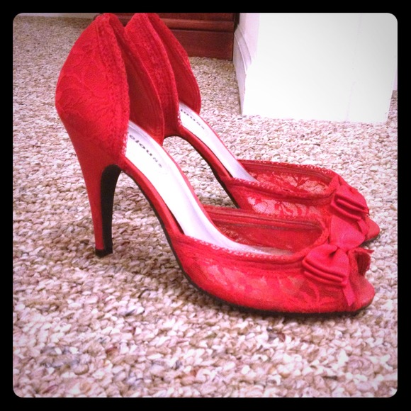 Shoes - Red lace peep toe heels!!