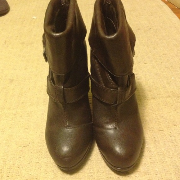Brown ankle booties. Only worn once! - Picture 2 of 4