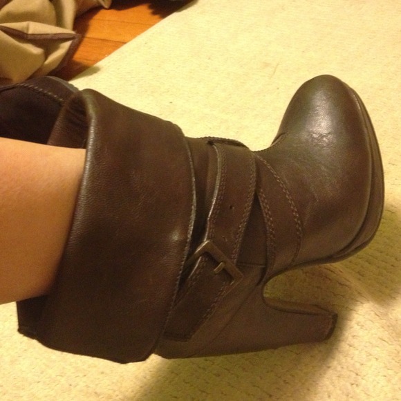 Brown ankle booties. Only worn once! - Picture 4 of 4