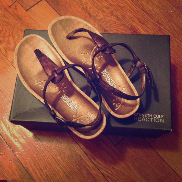Kenneth Cole Reaction Sandals 😄