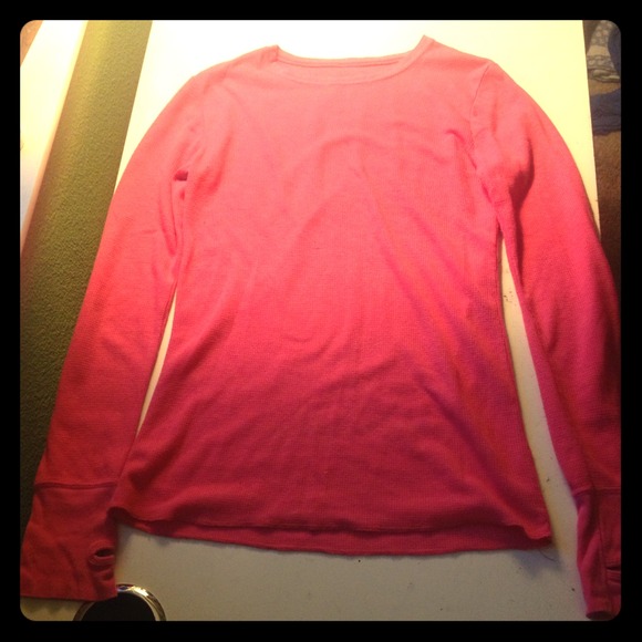 Delia's long sleeve pink shirt w/thumb holes