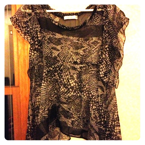 *Mark down* Black and white silk blouse brand new!