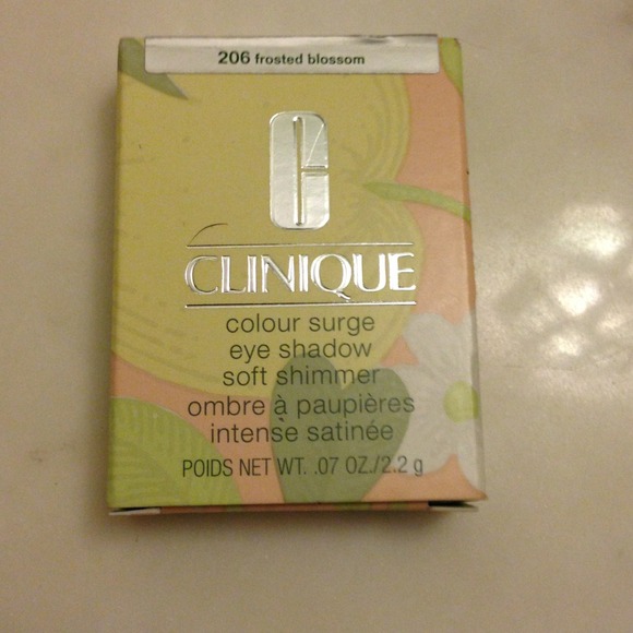 ⭐️SOLD⭐️ Clinique Eye Shadow - Frosted Blossom