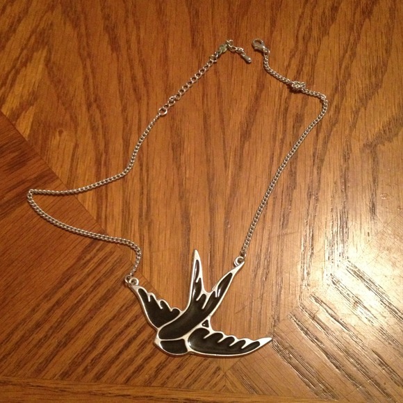 Bird necklace