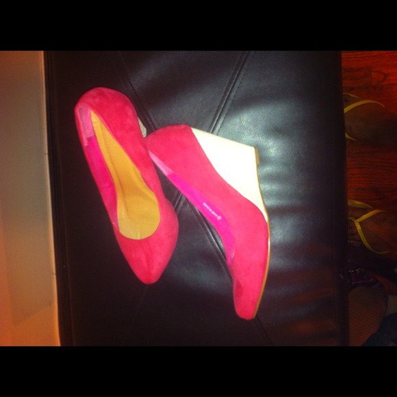 ASOS Shoes - RESERVED-Suede wedges from Asos