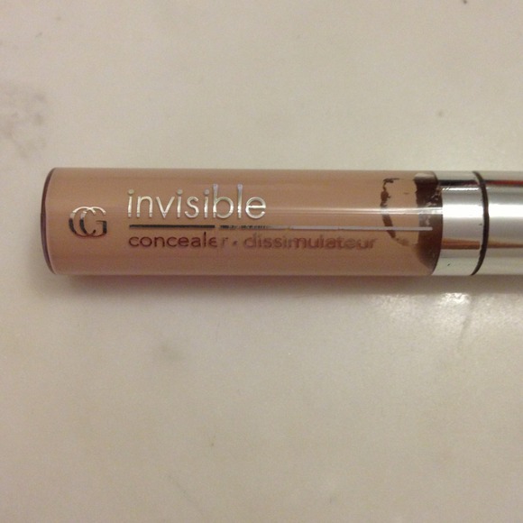 ⭐️SOLD⭐️New Covergirl Concealer. Color Fair.