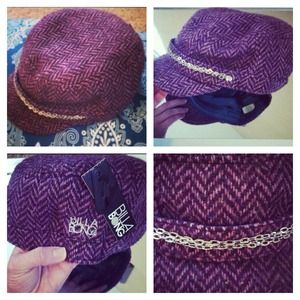 Billabong feminine wool/poly blend cap! Cute!!