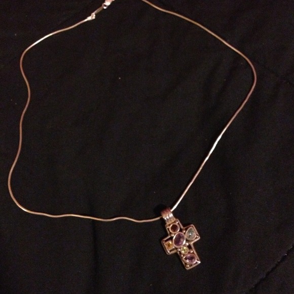💥Reduced💥Cross necklace with authentic gems!