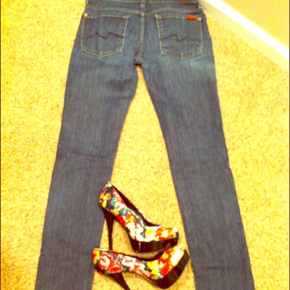 ⁯😊7 for all Mankind Jeans Roxanne  size 28.