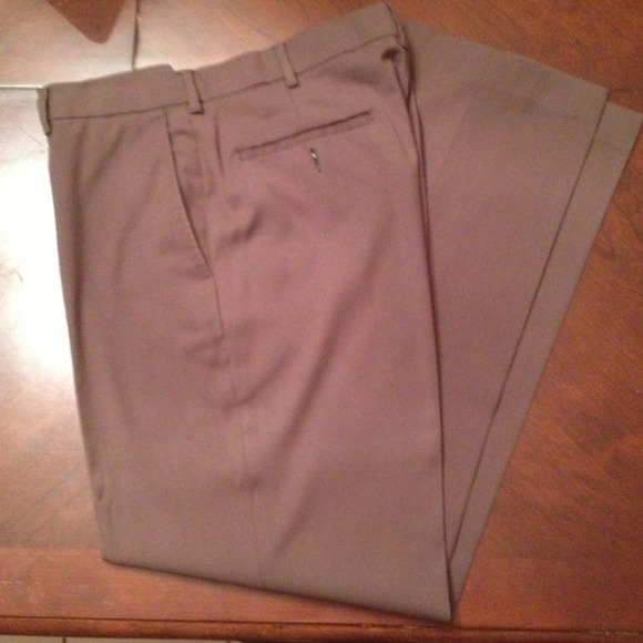 Brown 34x32 Axist slacks