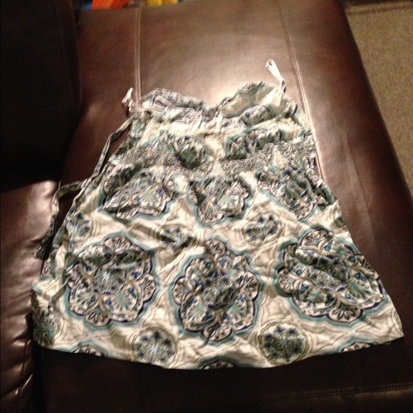 Top - Picture 2 of 2