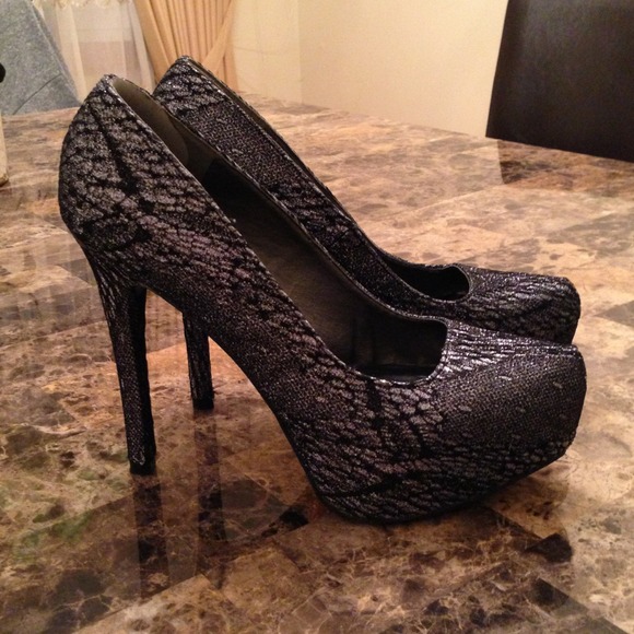 Platform Pumps - Picture 2 of 3