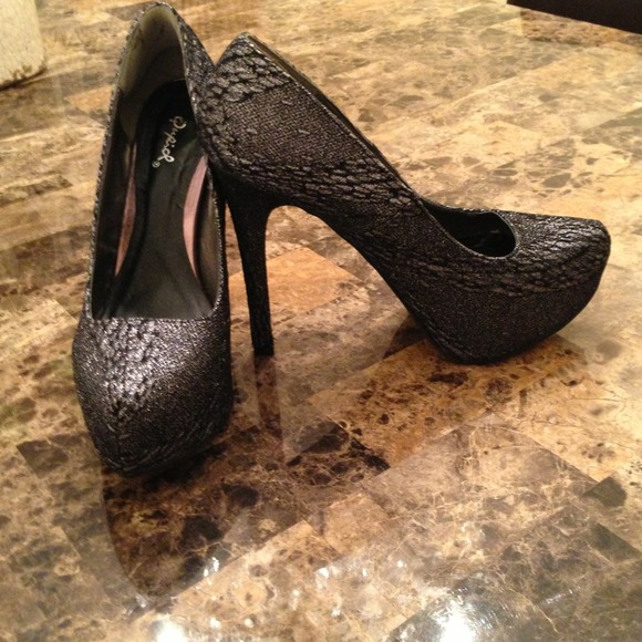 Platform Pumps - Picture 3 of 3