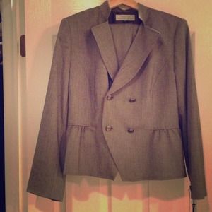 TAHARI gray suit