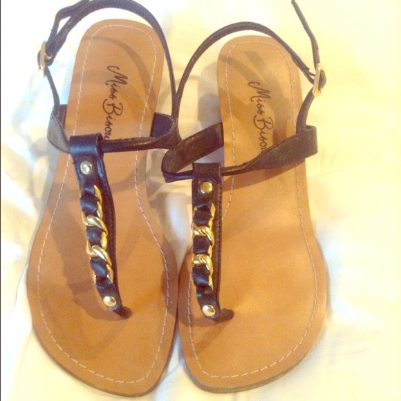 Cute sandals - Picture 1 of 3