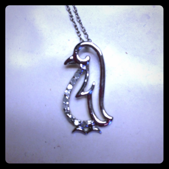⛔Sold⛔Penguin necklace with small diamonds