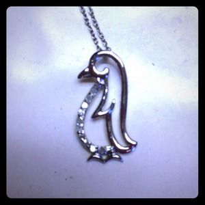 ⛔Sold⛔Penguin necklace with small diamonds