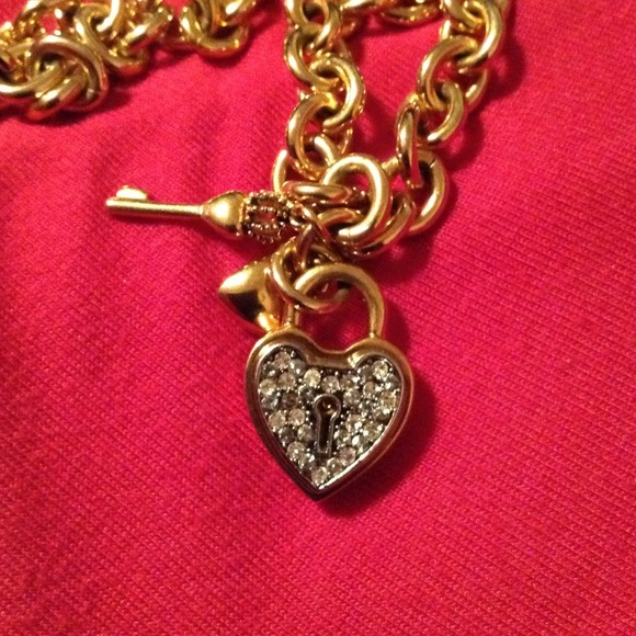 Gold juicy necklace - Picture 2 of 3