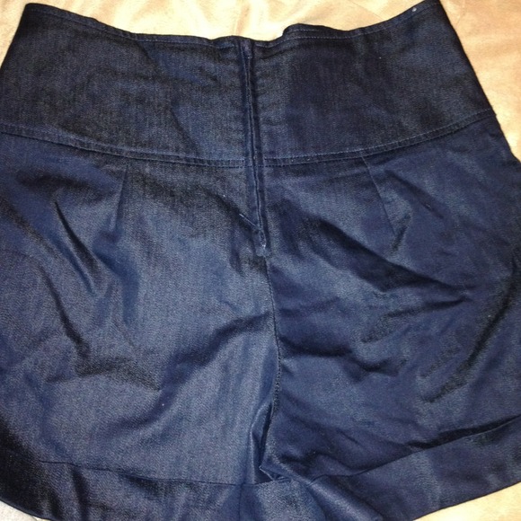**Sold to tshin31** Navy blue high waist shorts - Picture 2 of 3