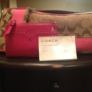 Coach make up bag and cc holders. Reduced!!!