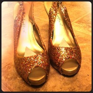 👍Reduced🎉 Sassy and fun Coloriffics shoe!