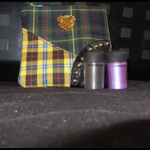 MAC pigments with free bag