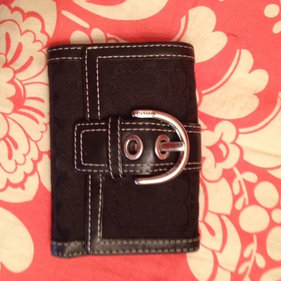 SOLD IN  BUNDLE!! Coach Wallet *reduced*