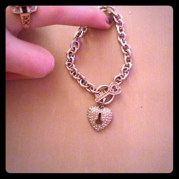 Cute heart and key bracelet