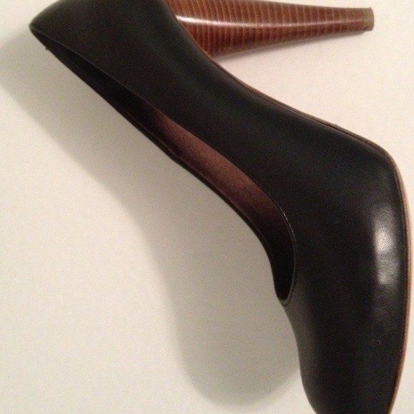 $Reduced!$$ BEAUTIFUL Seven For All Mankind Size 6 - Picture 2 of 4