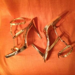 ❤Reduced❤Carlos Santana gold sandal