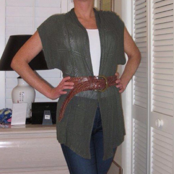 ❌SOLD IN BUNDLE❌Olive Green Layer Cardigan