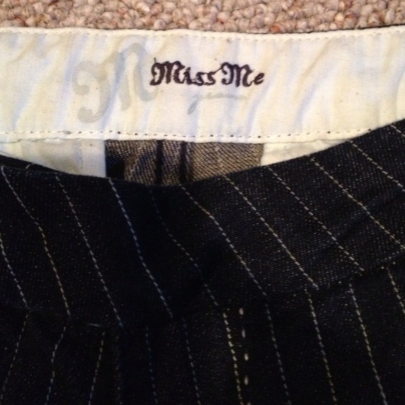 Miss Me Denim Pin Striped Capris Size 1 - Picture 3 of 3
