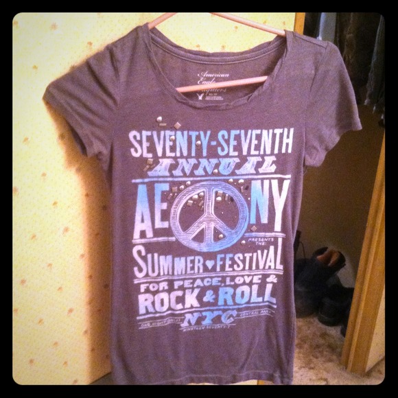 American Eagle Outfitters shirt - Picture 1 of 2
