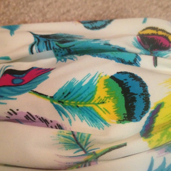 Swimsuit top - Picture 2 of 3