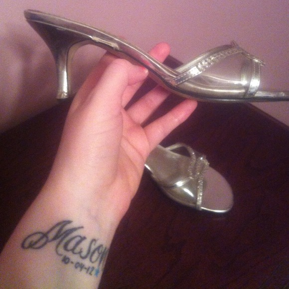 Heels! - Picture 2 of 2