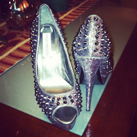 Steve Madden spark pumps