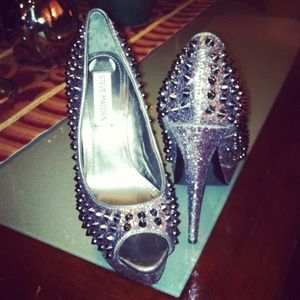 Steve Madden spark pumps