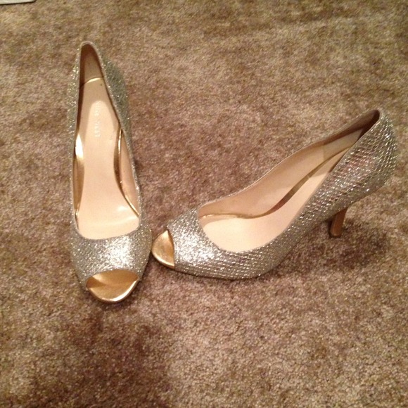 Silver and gold peep toe pumps