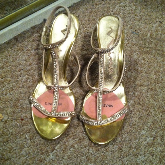 Nina gold sparkle heels * Reserved *