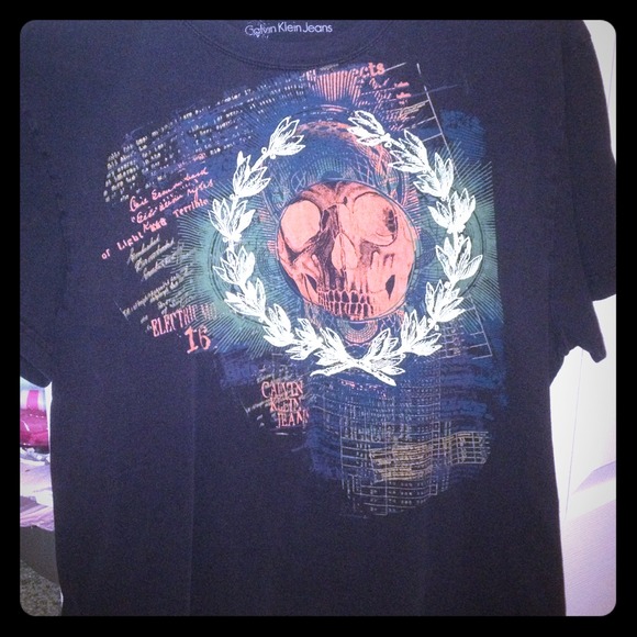 Men's t shirt