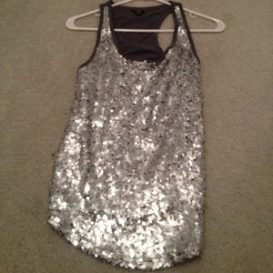 Guess sequent top size small