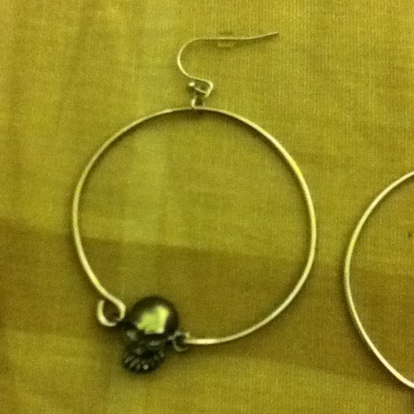 Earring - Picture 2 of 3