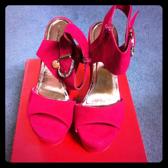 Gorgous Hot Pink Shoe.