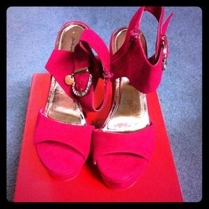 Gorgous Hot Pink Shoe.
