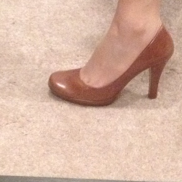 Guess 3inch pumps, size 6, lightly worn RESERVED