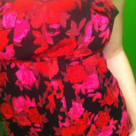 Strapless flowy top
