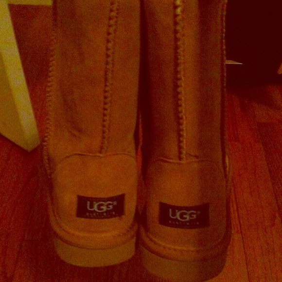 🔴Hold🔴Brand new never worn ugg like boots