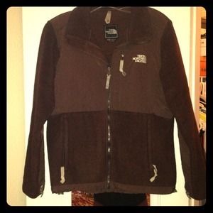 Brown North Face Denali jacket size M