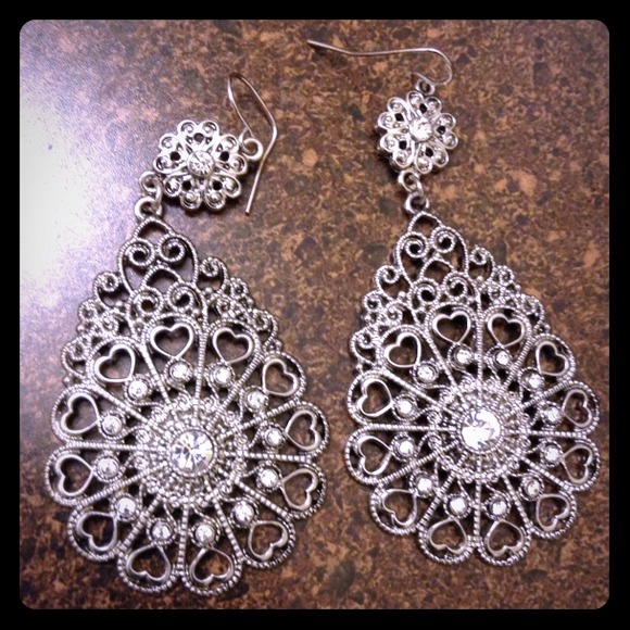 Dangly Sparkly Earrings!!