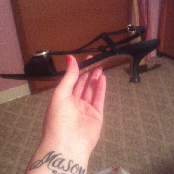 Heels!👠 - Picture 2 of 2